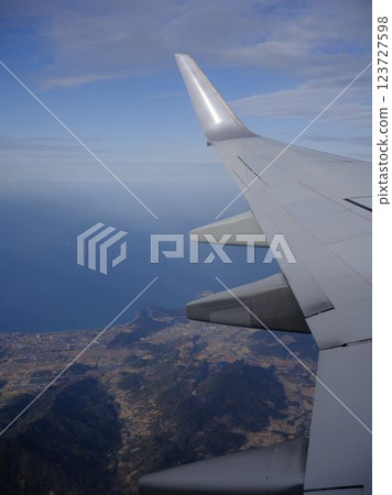 Airplane wing 123727598