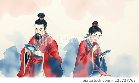 古代亞洲外貌的男女官員使用手掌大小的通訊設備 123727762