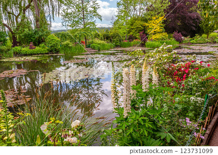 gardens of painter Claude Monet in Giverny, France gardens of painter Claude Monet in Giverny, France 123731099