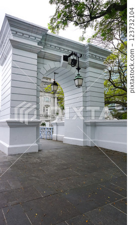 View of the Elgin Bridge over the Singapore River located near Clarke Quay in the Downtown Core View of the Elgin Bridge over the Singapore River located near Clarke Quay in the Downtown Core 123732104