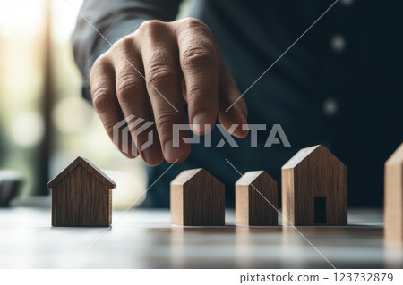 Investment Concept in Real Estate with Virtual Models 123732879