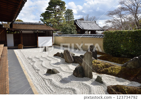 大德寺的瑞鳳院冬季獨坐園(京都市北區) 大德寺的瑞鳳院冬季獨坐園(京都市北區) 123734792