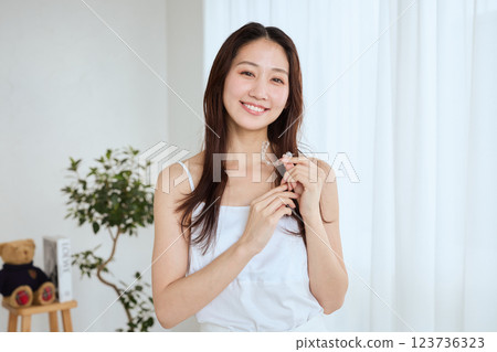 Woman with mouthpiece orthodontics 123736323