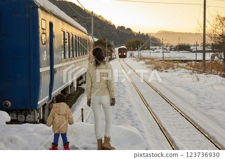 Sunset Station and Parents and Children Sunset Station and Parents and Children 123736930