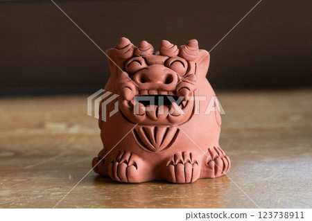 紅色剪刀 123738911