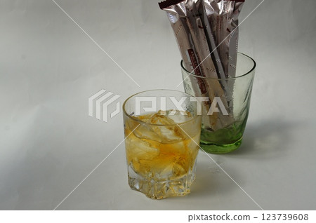 威士忌搖滾 123739608