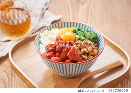 爆擔丼 - 充滿黏稠食材的海鮮蓋飯 爆擔丼 - 充滿黏稠食材的海鮮蓋飯 123739619