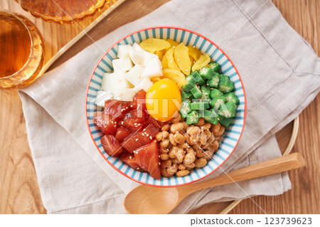 爆擔丼 - 充滿黏稠食材的海鮮蓋飯 123739623