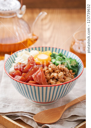 爆擔丼 - 充滿黏稠食材的海鮮蓋飯 123739632