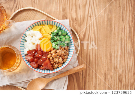 爆擔丼 - 充滿黏稠食材的海鮮蓋飯 爆擔丼 - 充滿黏稠食材的海鮮蓋飯 123739635