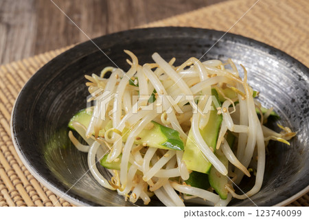 Bean sprout and cucumber namul 123740099