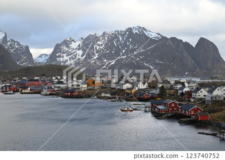 Reine, Lofoten Islands, Norway Reine, Lofoten Islands, Norway 123740752