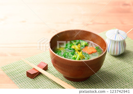 Spring Luxury: Rape Blossom Miso Soup 123742941