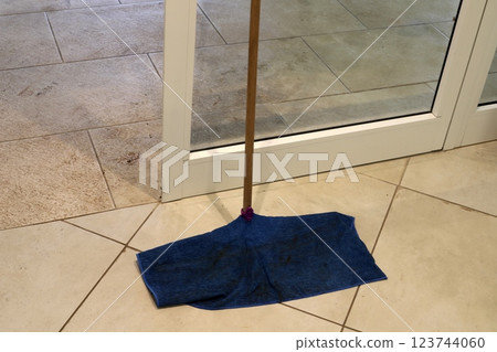 hand tools for wet cleaning of premises hand tools for wet cleaning of premises 123744060