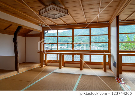A view from the Japanese-style room on the second floor of the former fishing village Iwashita Yorankana in Amakusa Sakitsu village, a UNESCO World Heritage Site in Amakusa City, Kumamoto Prefecture A view from the Japanese-style room on the second floor of the former fishing village Iwashita Yorankana in Amakusa Sakitsu village, a UNESCO World Heritage Site in Amakusa City, Kumamoto Prefecture 123744260