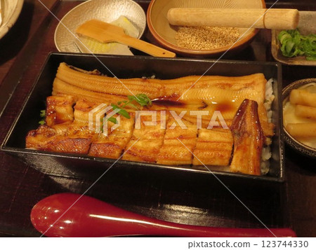 星鰻餐廳銀座平井星鰻盒飯 星鰻餐廳銀座平井星鰻盒飯 123744330