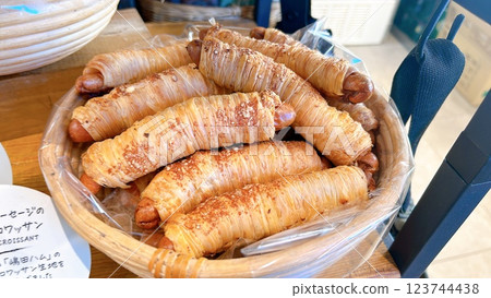 美味的香腸麵包 美味的香腸麵包 123744438