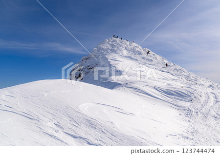 Mt. Tanigawa and Tomano-mimi in the harsh winter 123744474
