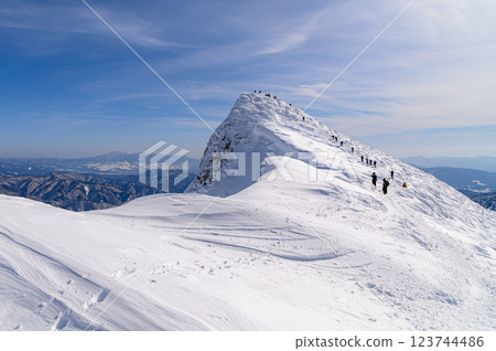 Mt. Tanigawa and Tomano-mimi in the harsh winter 123744486