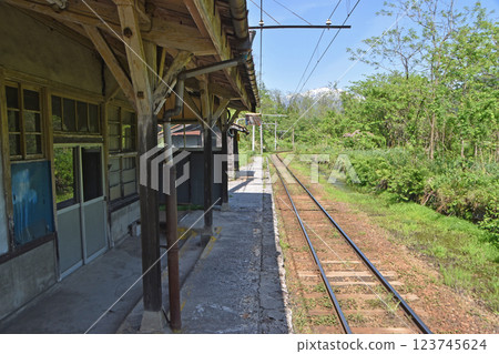 Chigaki Station (Tateyama Town, Toyama Prefecture) Chigaki Station (Tateyama Town, Toyama Prefecture) 123745624