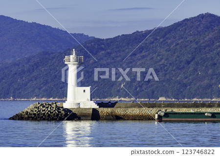 山口縣周南市德山港、德山港防波堤燈塔 山口縣周南市德山港、德山港防波堤燈塔 123746822