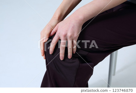 knee pain images knee pain images 123746870