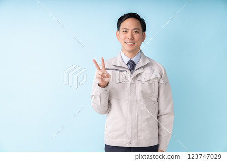 Businessman work clothes 123747029