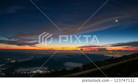 Dawn of the sea of clouds Dawn of the sea of clouds 123747112