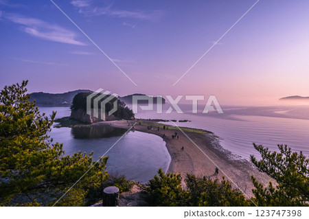 小豆島天使之路日落 123747398