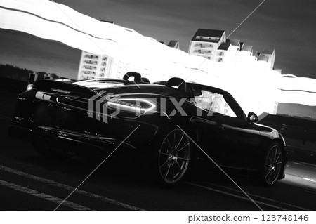 有光澤的黑色敞篷車 有光澤的黑色敞篷車 123748146