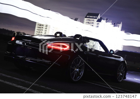 有光澤的黑色敞篷車 有光澤的黑色敞篷車 123748147