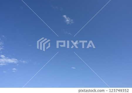 天空和雲彩 天空和雲彩 123749352