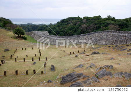 沖繩縣、今歸仁城跡、敷摩門教閣 123750952