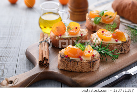 Kumquat bruschetta Kumquat bruschetta 123751197