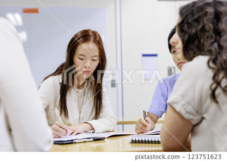 Small group English lessons for university students 123751623