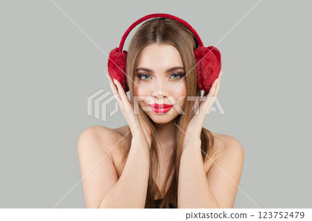 Perfect young adult woman with perfect hairstyle and make-up fashion beauty portrait 123752479