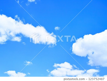 藍色的天空和雲圖像 藍色的天空和雲圖像 123752487