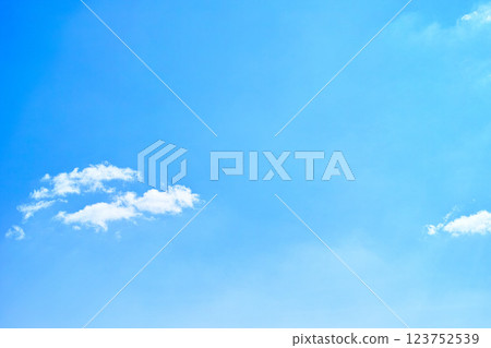 藍色的天空和雲圖像 123752539