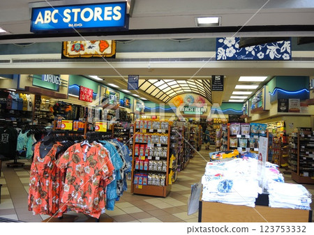 [Hawaii] ABC Store in Waikiki, Honolulu 123753332