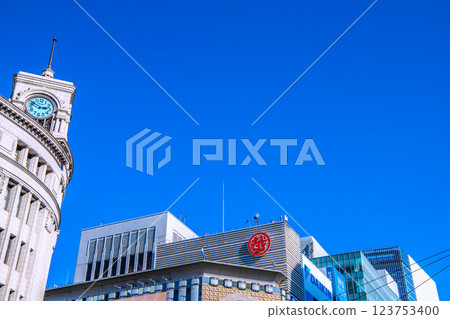 Tokyo cityscape in Japan: Towards a new era... Seiko House Ginza and other buildings stand out against the blue sky (7th) 123753400