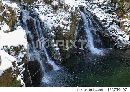 Snowy winter waterfall Snowy winter waterfall 123754497