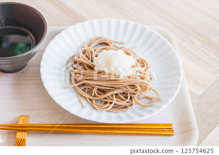 磨碎的蕎麥麵 123754625