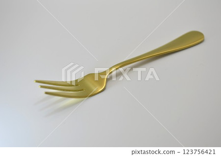 叉子排成一排 123756421