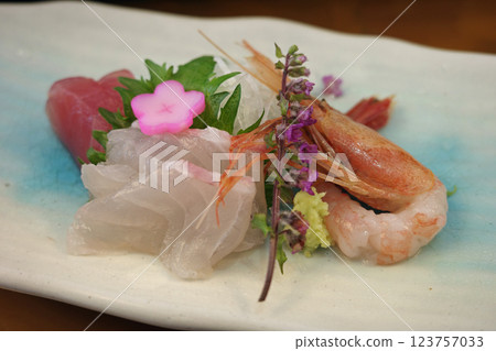 鮮花拼盤刺身 123757033