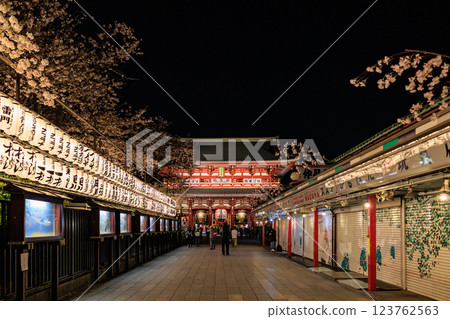 [Tokyo] Illumination of Sensoji Temple 123762563
