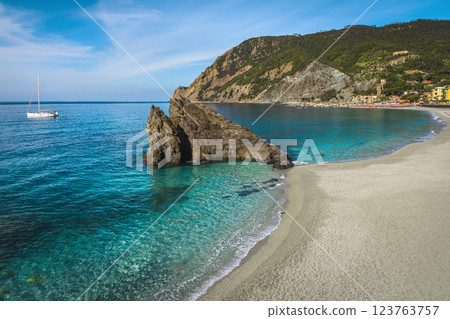 Beautiful gravelly beach and clean transparent sea, Cinque Terre, Italy 123763757