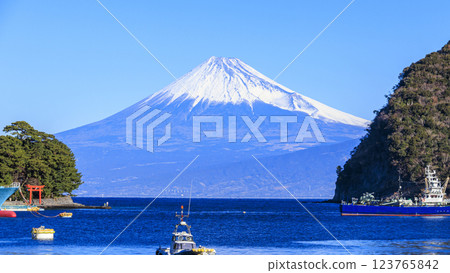 Mt. Fuji seen from Toda Mt. Fuji seen from Toda 123765842