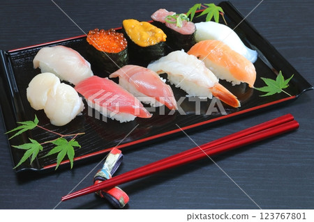 Hand-rolled sushi Hand-rolled sushi 123767801