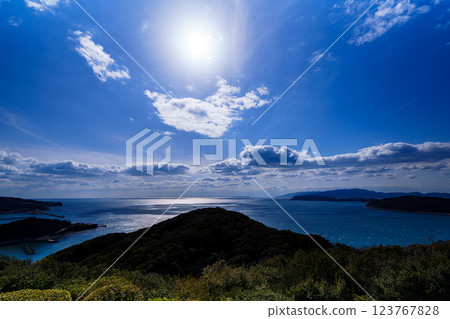 Early spring in the Kitan Straits. Ships passing by, clouds drifting by, and a beautiful sunset. Before sunset ⑭ Early spring in the Kitan Straits. Ships passing by, clouds drifting by, and a beautiful sunset. Before sunset ⑭ 123767828