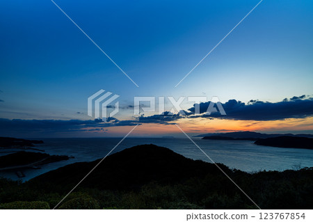 初春的基坦海峽。 初春的基坦海峽。 123767854